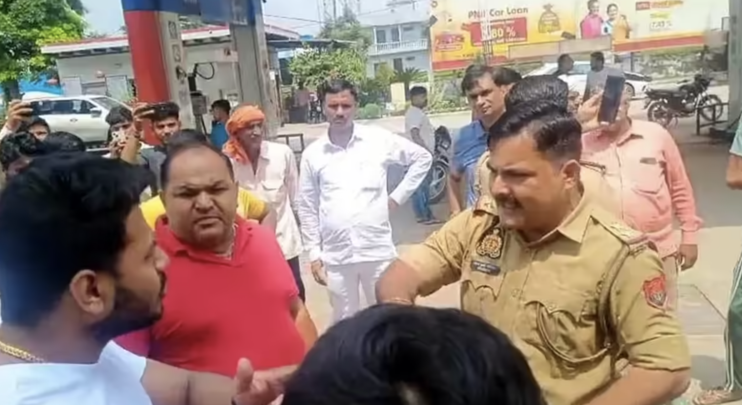 30 Cars Break Down After Refuelling From Same Petrol Pump In Ghaziabad